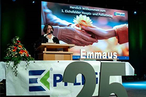 Monika Funk mit einem Grußwort auf dem ersten Hospiz- und Palliativtag im Eichsfeld
