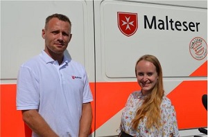 Anna Weß und Steve Steinbrecher vom Projekt Herzenswunsch der Malteser.